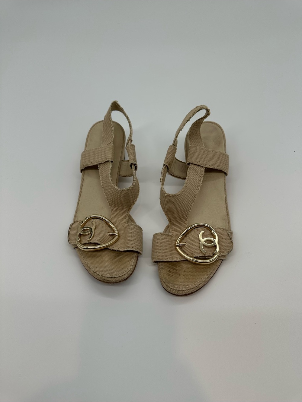 CHANEL Beige Canvas Slingback Sandals with Gold CC Accent. Authentic Vintage